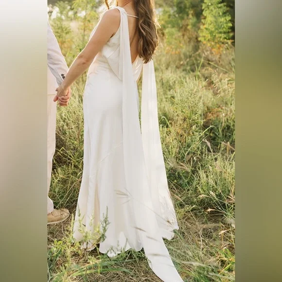 Runaway the Label - Gabriella Maxi Dress - Ivory - XS - Picture 8 of 8